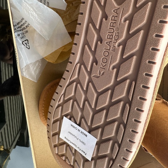 Boots - Picture 3 of 6